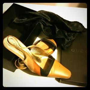 Kitten heeled slingback shoes